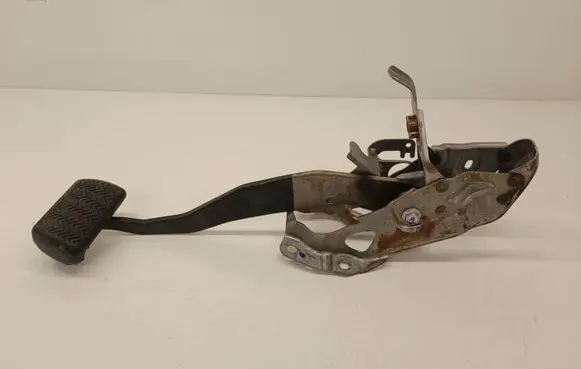 Toyota C-HR I Brake pedal 8951047040
