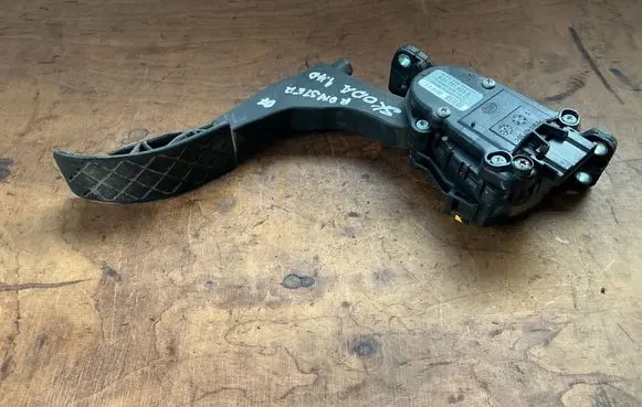 Skoda Roomster (5J) Accelerator throttle pedal 6PV00849501 6Q1721503B