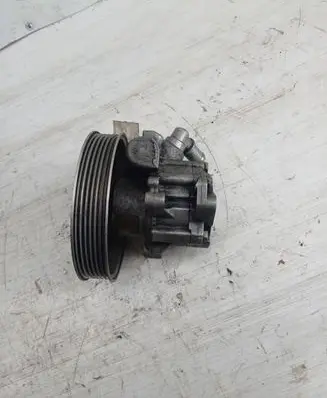Audi A6 S6 C5 4B Power steering pump 059145255
