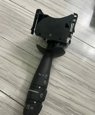 Renault Twingo II Wiper control stalk 8200516195