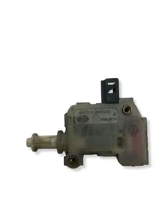 Volkswagen PASSAT B5.5 Tailgate boot lock/latch motor 3B5827061C 3B0959781D