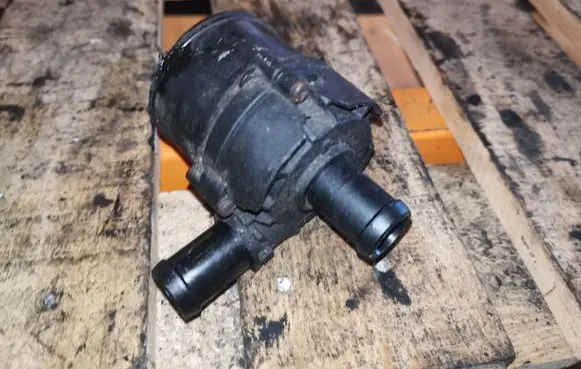 Renault Trafic III (X82) Electric auxiliary coolant/water pump 039202321