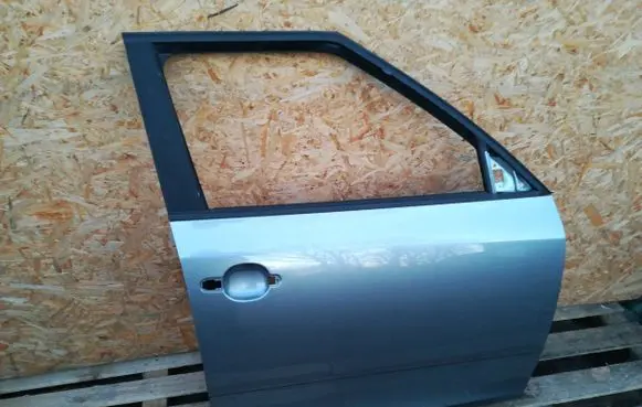 Skoda Fabia Mk2 (5J) Front door