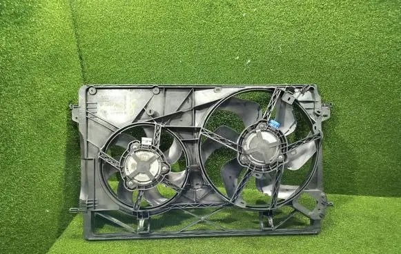 Opel Vivaro Radiator set 214816680R 1180618X 93868357