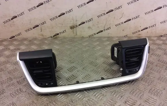 KIA Stonic Dash center air vent grill 84740H8