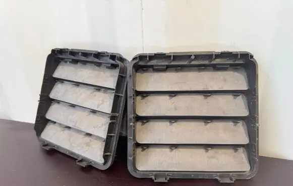 Dodge Durango Quarter panel pressure vent 68323649AB