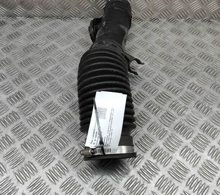 Chevrolet TrailBlazer Air intake duct part 15810292
