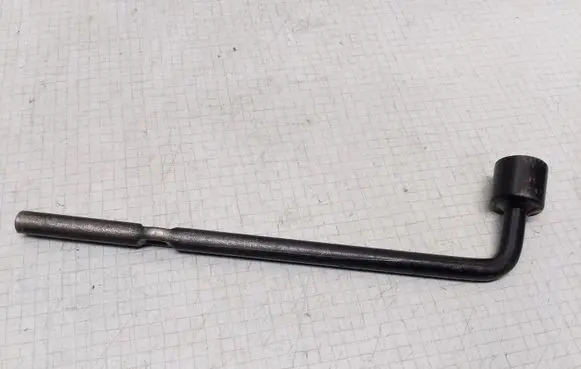 Nissan Almera N16 Wheel nut wrench 