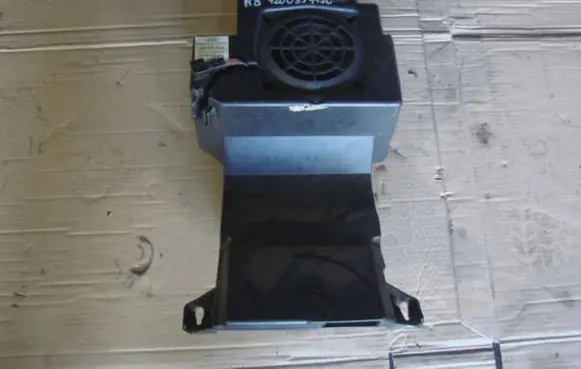 Audi R8 42 Subwoofer speaker 420035412CR8