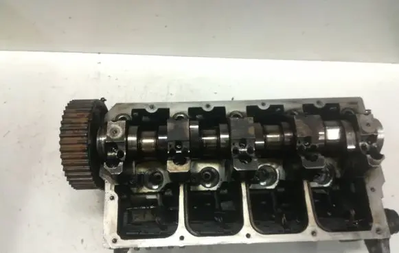 Volkswagen Golf V Engine head 