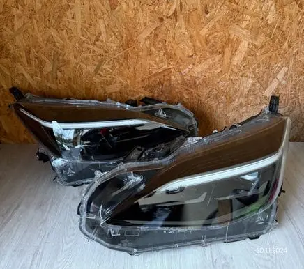Toyota Yaris Headlights/headlamps set