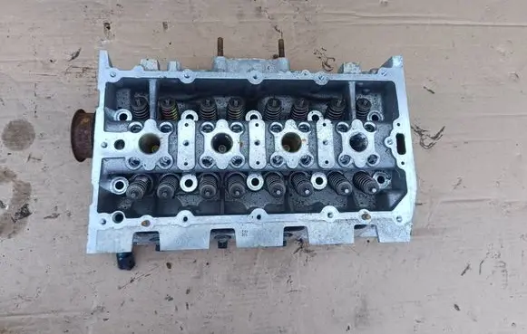 Volkswagen Golf VII Engine head 04L103404AS