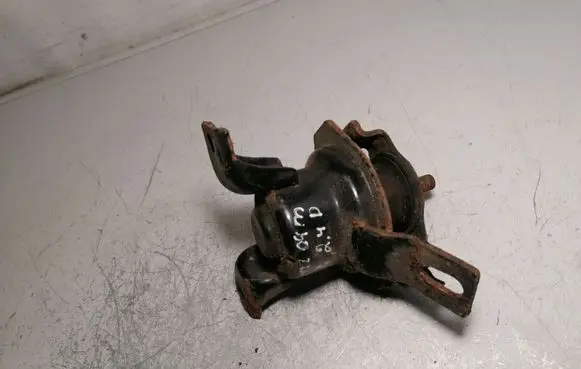Mitsubishi Outlander Engine mount bracket