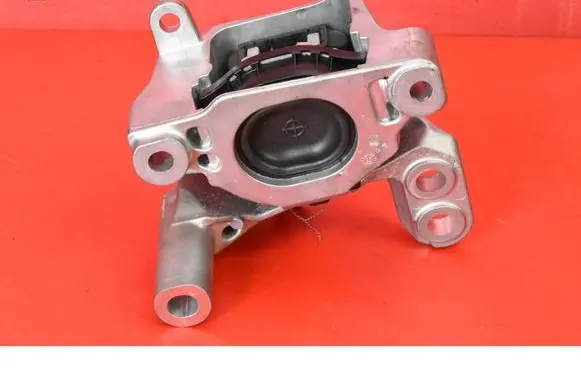 Nissan Qashqai Engine mount vacuum valve
