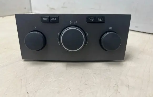Opel Zafira B Climate control unit 6AM7504C68