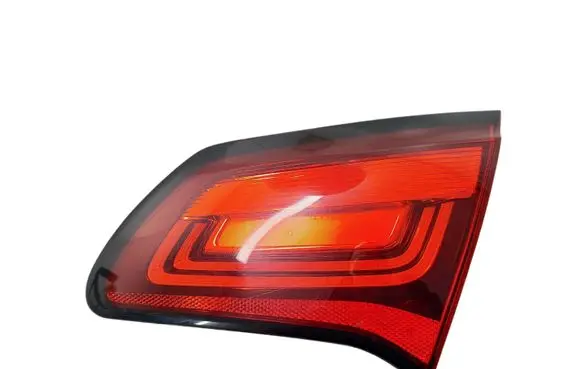 Tailgate rear/tail lights