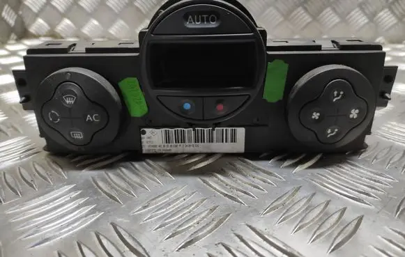 Renault Megane II Climate control unit 8200070752