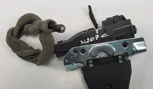 Mercedes-Benz E C207 W207 Tailgate/trunk/boot lock/catch/latch A2047500485