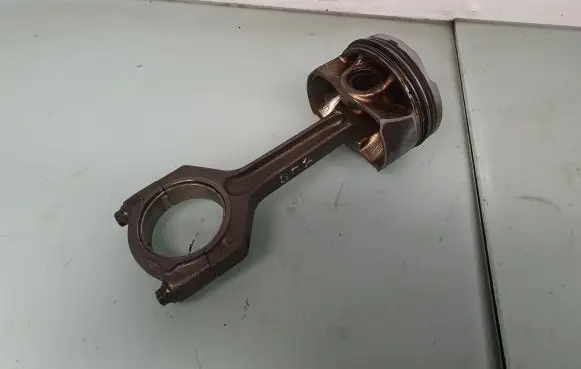 BMW 4 F32 F33 Piston with connecting rod 7624408 11247624408 11258606459