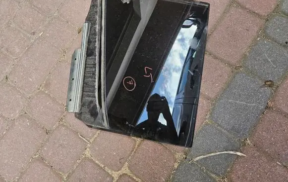 Toyota C-HR I Sliding door window/glass 91TYS