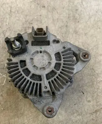 Opel Vivaro Generator/alternator 