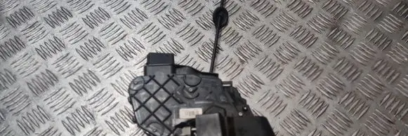 Volvo XC60 Front door lock 30799311