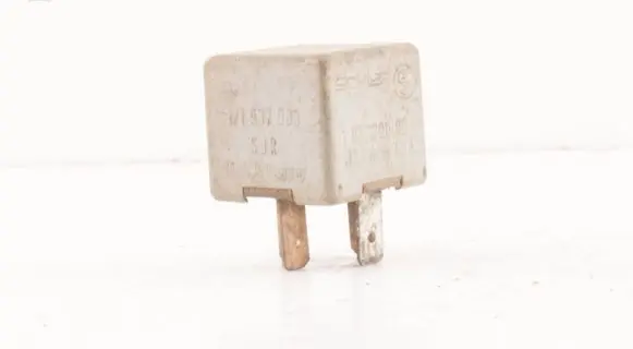 Volkswagen Golf IV Other relay 171937503 07120000