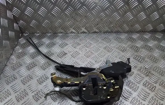 Toyota Corolla Verso E121 Front door lock