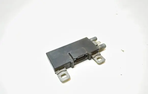 Mercedes-Benz E W210 Antenna control unit 2108200789 AD526