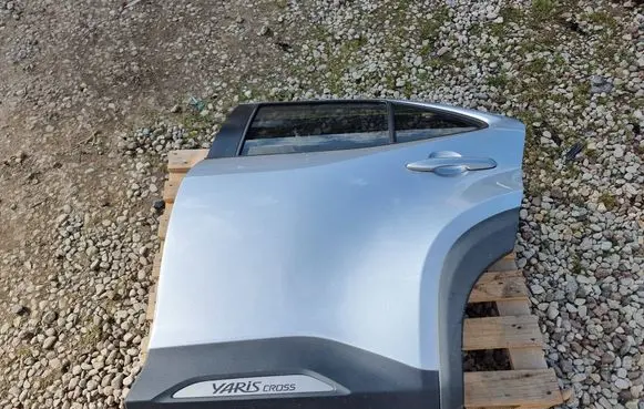 Toyota Yaris Cross Rear door 