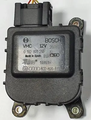 Audi TT Mk1 A/C air flow flap actuator/motor 8D2820511C