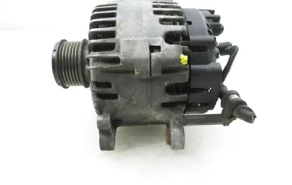 Skoda Octavia Mk2 (1Z) Generator/alternator 06F903023C