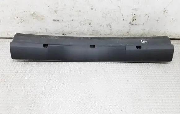 Volkswagen PASSAT B7 Trunk/boot sill cover protection