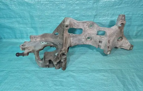 Audi A3 S3 8V Generator/alternator bracket 04L903143B