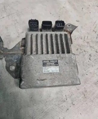 Toyota Avensis T250 Fuel injection control unit/module 8987120070 1310001371