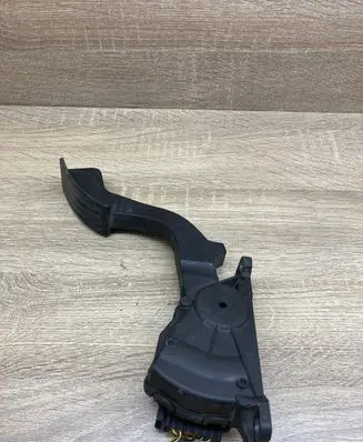 Ford Focus Accelerator throttle pedal 4M519F836AH