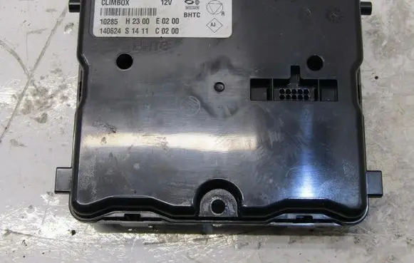 Nissan X-Trail T32 Air conditioner control unit module 277604BE3A