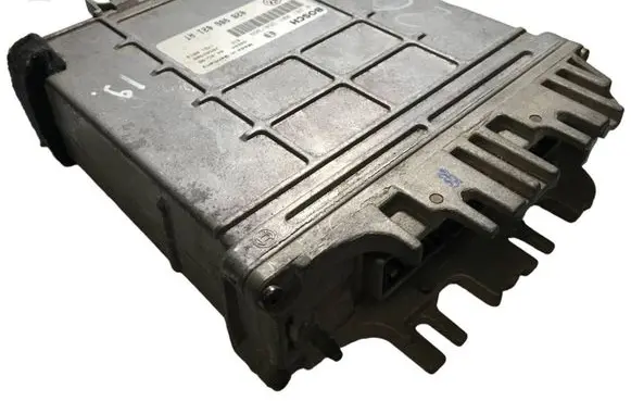 Volkswagen PASSAT B4 Engine control unit/module 028906021AT 28SA2900 0281001368