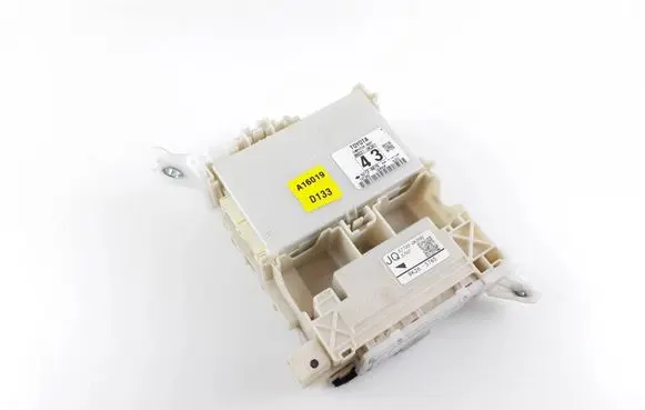 Toyota Hilux VIII Comfort/convenience module 892210K321 89221-0K321 827300KB60