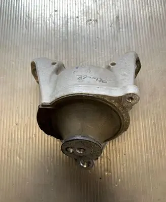 Honda CR-V Engine mount bracket 21T1G