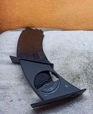 Cup holder front