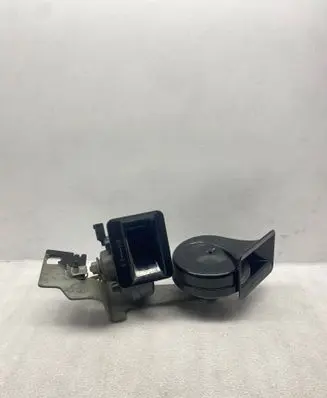 BMW 5 E60 E61 Horn signal 6935709
