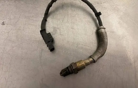 BMW 5 F10 F11 Lambda probe sensor 858909701 0281004614