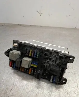 Mercedes-Benz E W211 Fuse module 2115453101