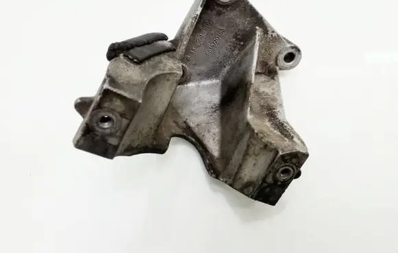 Peugeot 307 Engine mounting bracket 9638770480