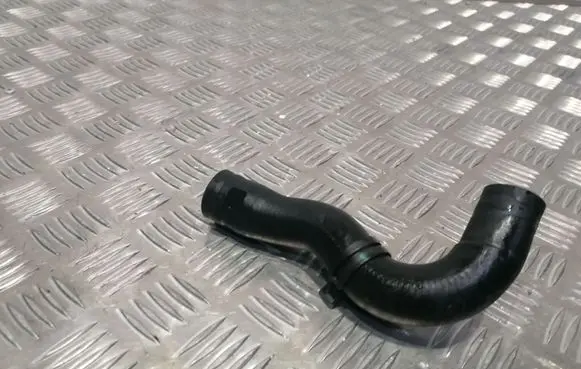 Mercedes-Benz CLA C117 X117 W117 Brake vacuum hose/pipe A2702030682