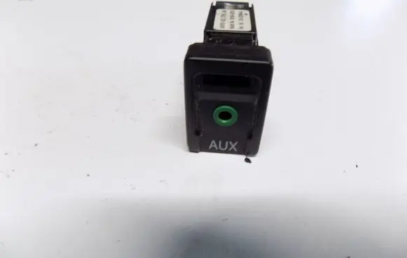 Toyota RAV 4 (XA30) AUX in-socket connector 8gh767j57