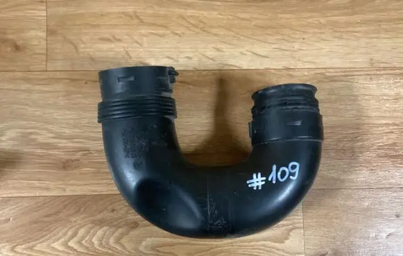 Volkswagen PASSAT B6 Air intake hose/pipe 1K0129618AT