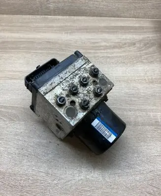 Volkswagen PASSAT B6 ABS Pump 3C0614109A 16420302A