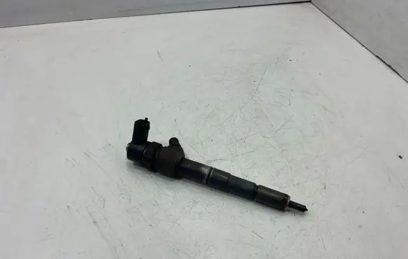 Opel Zafira B Fuel injector 0445110243